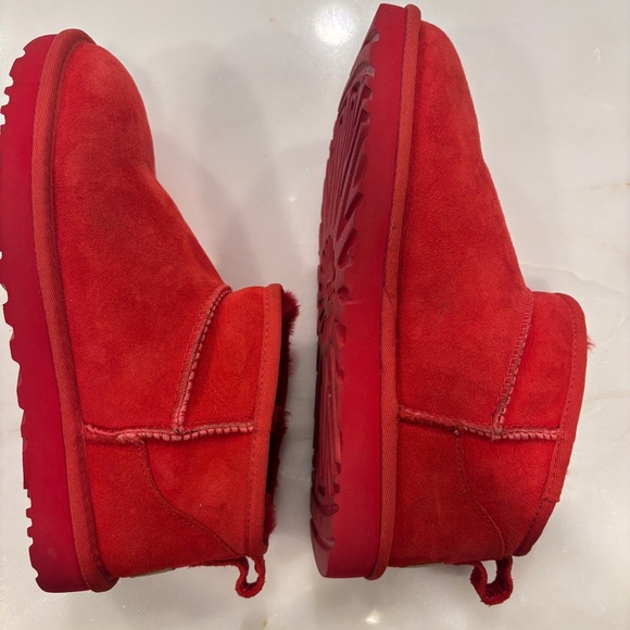 Classic y2k Ultra Mini Cozy Red Uggs - Picture 4 of 7